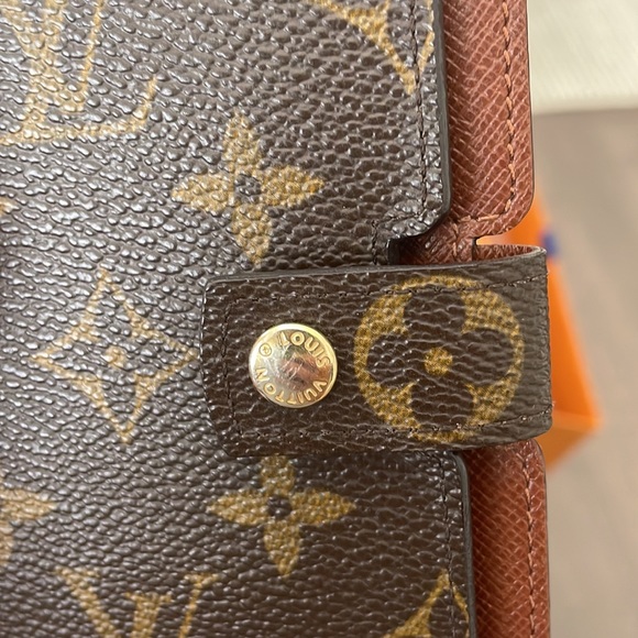 Louis Vuitton original palm pilot case, can be used as a wallet/card holder - Picture 6 of 6